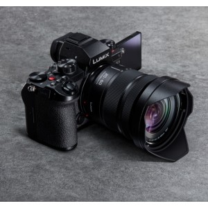 Цифровая фотокамера Panasonic Lumix DC-S5 + объектив S 20-60 mm f/3.5-5.6 Black (DC-S5KEE-K) 